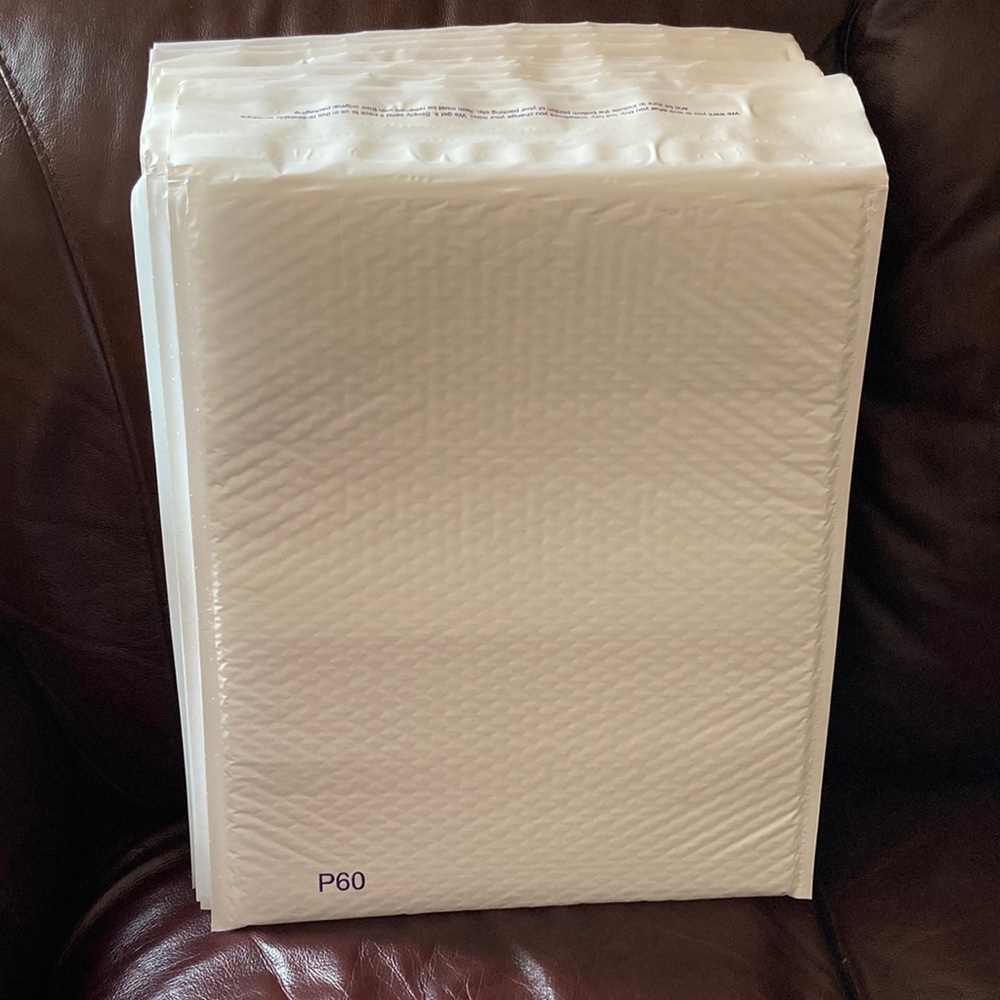 12 Large (14”x20”) Bubble/Padded Mailers